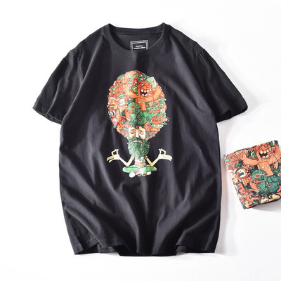 Tricou modern pentru bărbați cu decolteu oval și aplicație