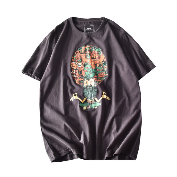 Tricou modern pentru bărbați cu decolteu oval și aplicație