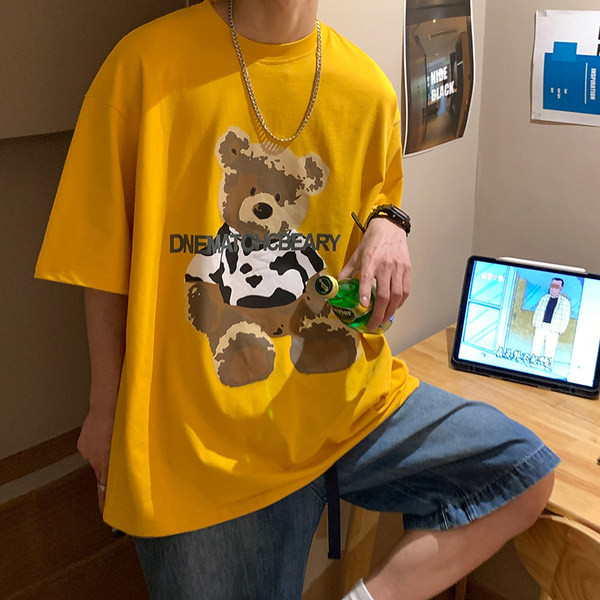 Tricou barbatesc cu aplicatie si decolteu O