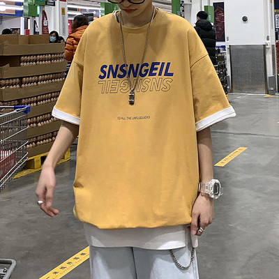 Tricou modern pentru bărbați cu inscripții și mâneci scurte