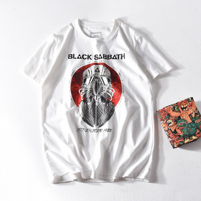 Tricou casual barbatesc cu aplicatie si decolteu oval