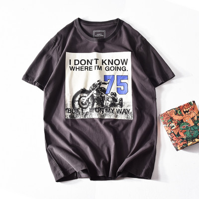 Tricou casual barbatesc cu aplicatie si decolteu oval