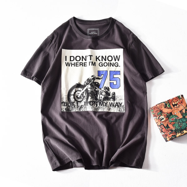 Tricou casual barbatesc cu aplicatie si decolteu oval