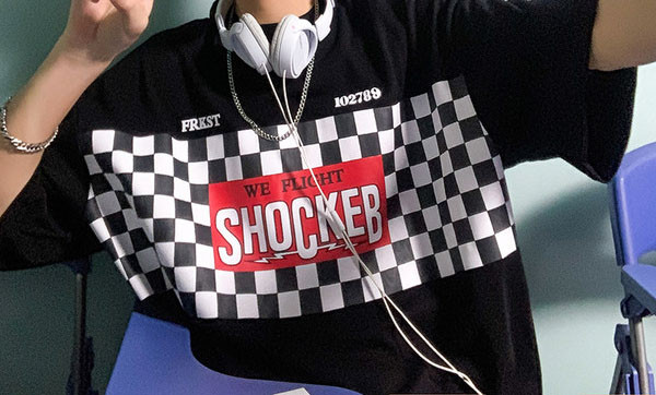 Tricou casual barbatesc cu decolteu oval