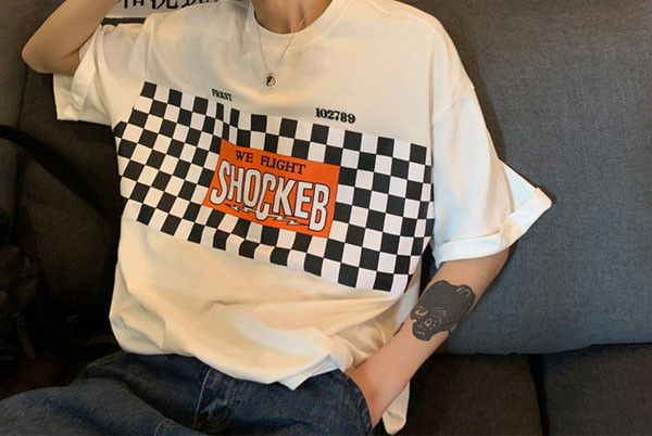 Tricou casual barbatesc cu decolteu oval