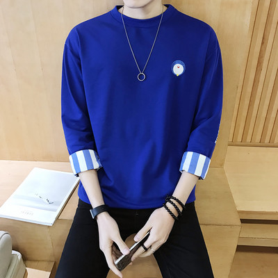 Bluza barbatesta cu decolteu rotund si broderie