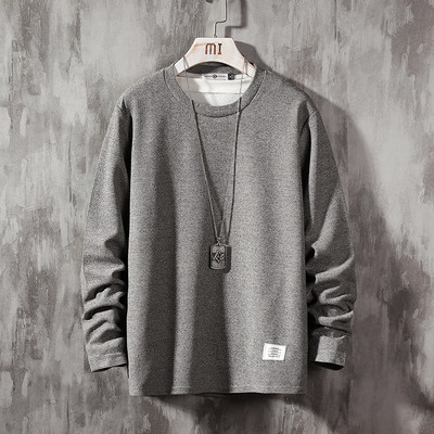 Bluză casual bărbătească cu decolteu oval și emblemă