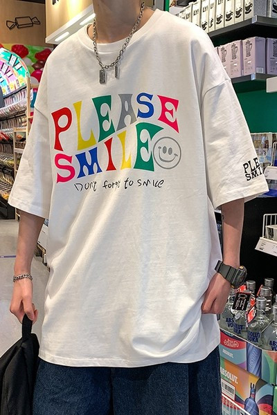 Tricou pentru bărbați cu inscripție colorată și mâneci 3/4