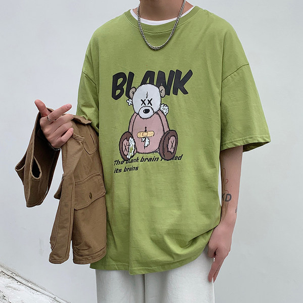 Bluză bărbătească modernă cu aplicație și mâneci scurte