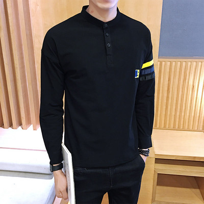 Bluză bărbătească cu nasturi și guler jos