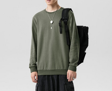 Bluză bărbătească simplă cu mâneci lungi și decolteu rotund