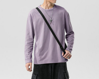 Bluză bărbătească simplă cu mâneci lungi și decolteu rotund