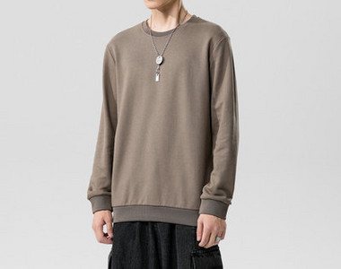 Bluză bărbătească simplă cu mâneci lungi și decolteu rotund