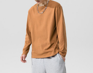 Bluză bărbătească simplă cu mâneci lungi și decolteu rotund