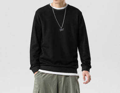 Bluză bărbătească simplă cu mâneci lungi și decolteu rotund