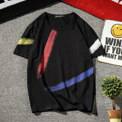 Πολύχρωμο ανδρικό μπλουζάκι με οβάλ ντεκολτέ σε λευκό και μαύρο