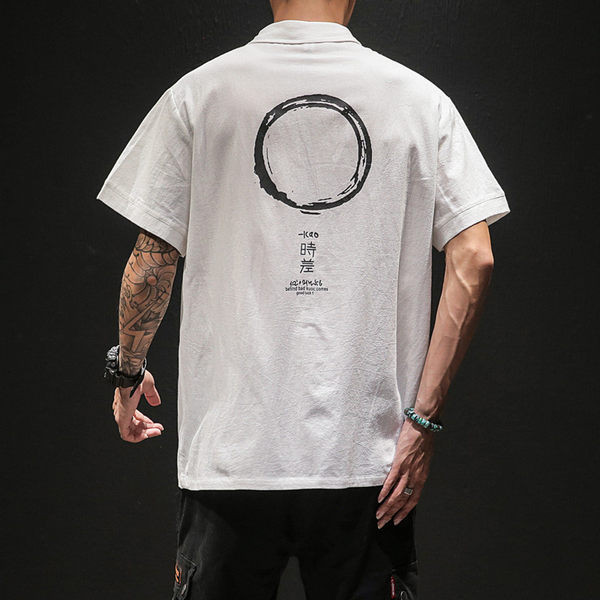 Tricou casual barbatesc cu aplicatie pe spate