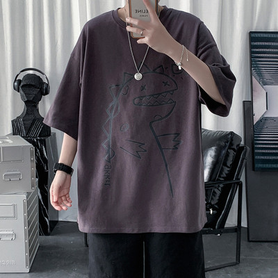 Tricou barbatesc cu imprimeu si decolteu oval - model larg