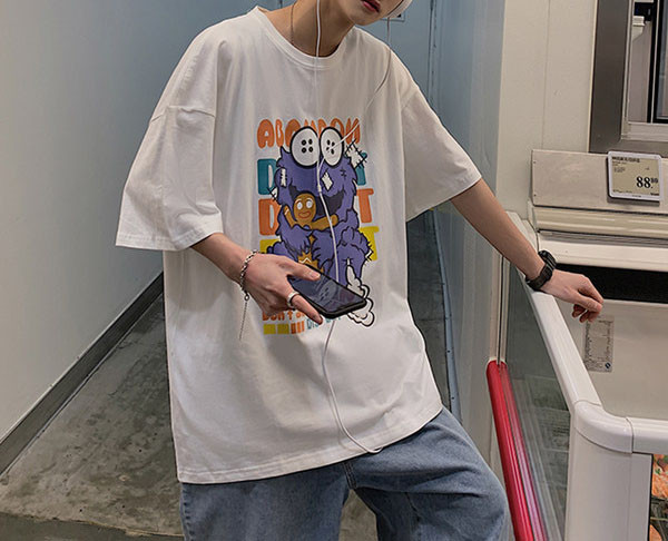 Tricou larg pentru bărbați cu aplicație colorată