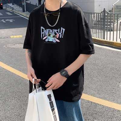 Tricou larg pentru bărbați cu inscripție colorată și mâneci scurte