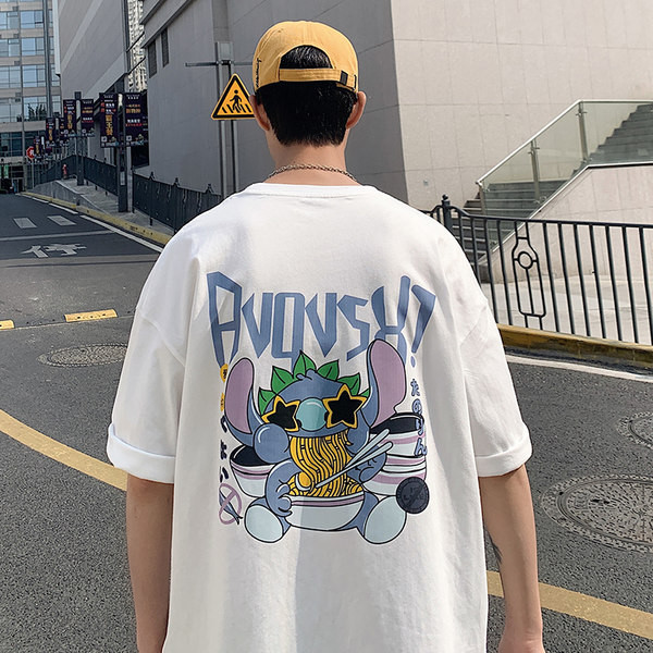 Tricou larg pentru bărbați cu inscripție colorată și mâneci scurte