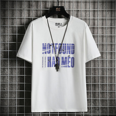 Ανδρικό μπλουζάκι νέο μοντέλο με οβάλ λαιμόκοψη και απλικέ