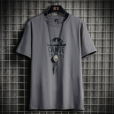 Ανδρικό μπλουζάκι νέο μοντέλο με οβάλ λαιμόκοψη και απλικέ