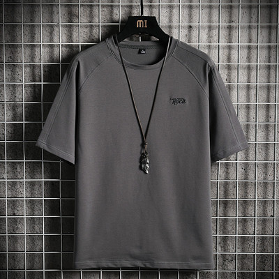 Tricou casual barbatesc cu decolteu oval si aplicatie - mai multe culori