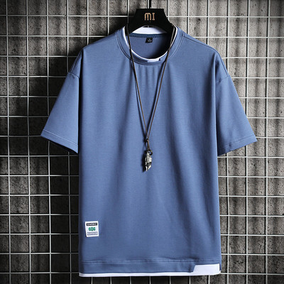 Tricou casual barbatesc cu decolteu oval si aplicatie - mai multe culori