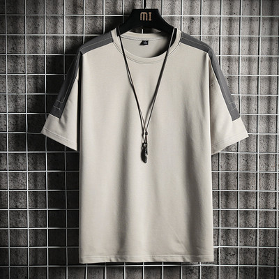 Tricou casual barbatesc cu decolteu oval si aplicatie - mai multe culori