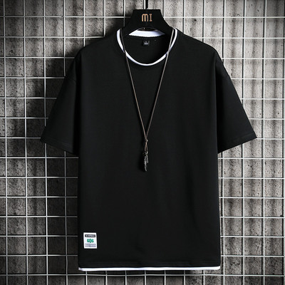 Tricou casual barbatesc cu decolteu oval si aplicatie - mai multe culori