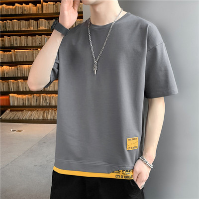 Tricou barbatesc model nou cu emblema si maneci scurte