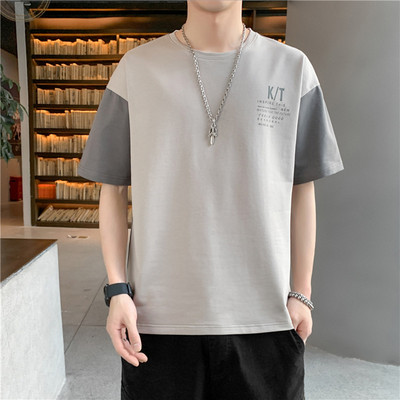 Tricou barbatesc model nou cu emblema si maneci scurte