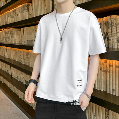 Tricou barbatesc model nou cu emblema si maneci scurte