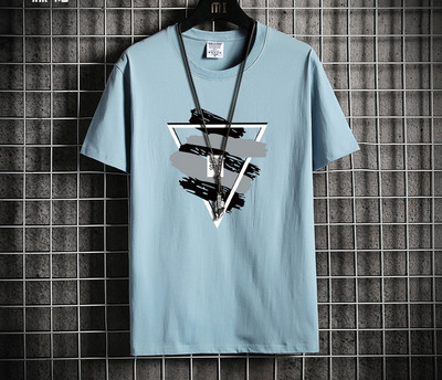 Tricou pentru bărbați cu aplicație colorată și mâneci scurte