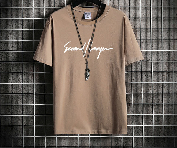 Novi model ljetne majice s natpisom