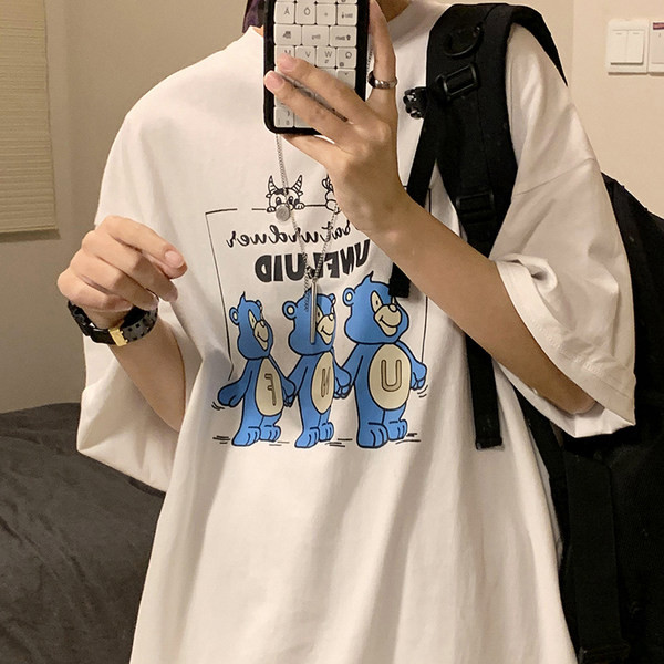 Tricou lat pentru bărbați cu aplicație colorată și mâneci scurte