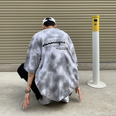 Tricou cu maneci scurte si inscriptie in trei culori