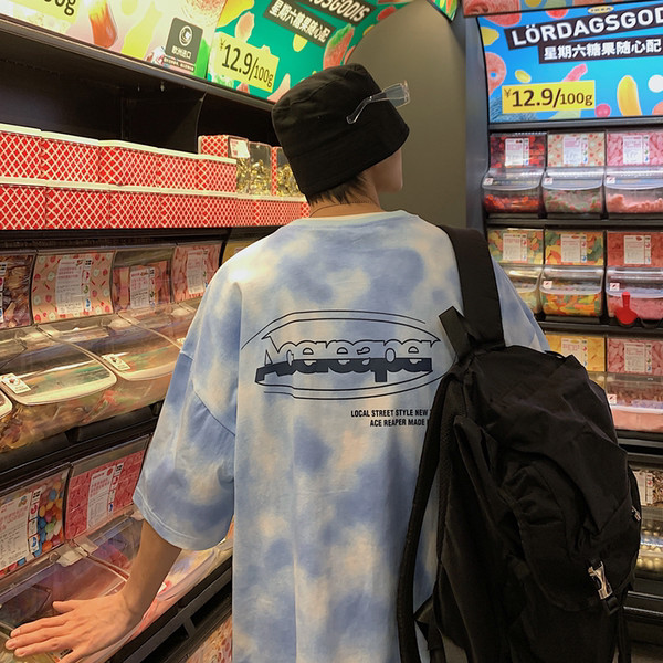 Tricou cu maneci scurte si inscriptie in trei culori