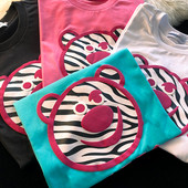 Tricou lat pentru bărbați cu aplicație și mâneci scurte