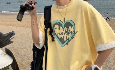 Muški ležerni široki model majice s aplikacijom