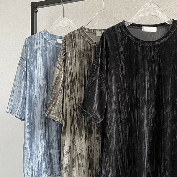 Tricou barbatesc model larg cu decolteu oval si maneci scurte