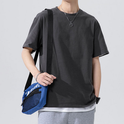 Tricou barbatesc cu maneca scurta si decolteu oval - model simplu