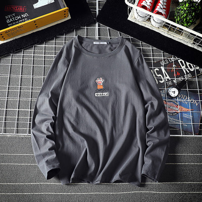 Bluză lată pentru bărbați cu aplicație și decolteu oval