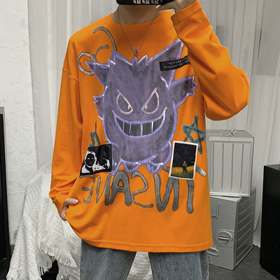 Bluza barbatesta cu decolteu oval si aplicatie