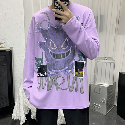 Bluza barbatesta cu decolteu oval si aplicatie