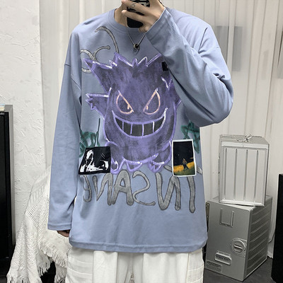 Bluza barbatesta cu decolteu oval si aplicatie