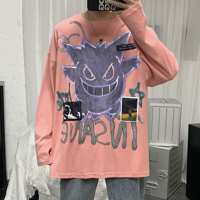 Bluza barbatesta cu decolteu oval si aplicatie