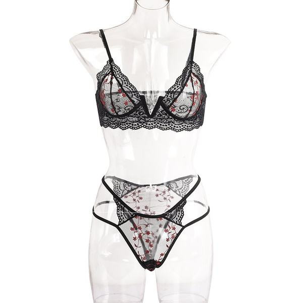 Μοντέρνο σετ  εσώρουχων από δύο μέρη με κέντημα 