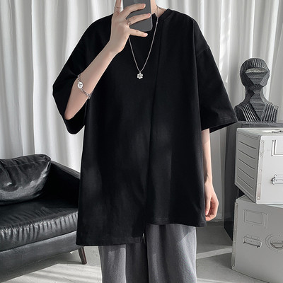 Tricou barbatesc model asimetric cu decolteu rotund